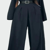 Set di Basco e Cardigan in Stile Elegante e Moderno