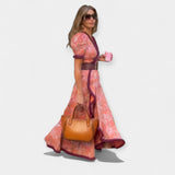 Abito Romantico con Cintura e Volant in Satin