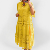 Abito in Pizzo con Maniche e Bottoni Frontali