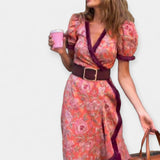 Abito Romantico con Cintura e Volant in Satin