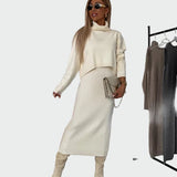 Set Abito e Maglione a Collo Alto