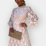 Abito Romantico con Dettagli in Pizzo