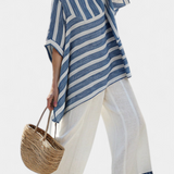 Set Elegante Mediterraneo in Lino con Righe Blu e Pantaloni con Orlo per un Look Fresco e Chic