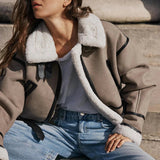 Claudia | Giacca in pelle versatile khaki