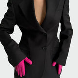 Giacca con Linea Imponente e Bottoni