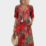 Abito Fluttuante con Motivo Estivo e Scollatura a V