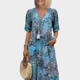 Abito Fluttuante con Motivo Estivo e Scollatura a V