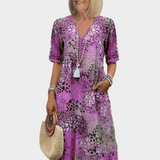 Abito Fluttuante con Motivo Estivo e Scollatura a V