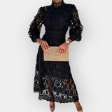 Abito Romantico con Dettagli in Pizzo