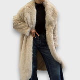 Liviane – Cappotto maxi in pelliccia sintetica con flair couture